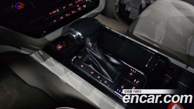 Kia Canival 2017 — photo 9
