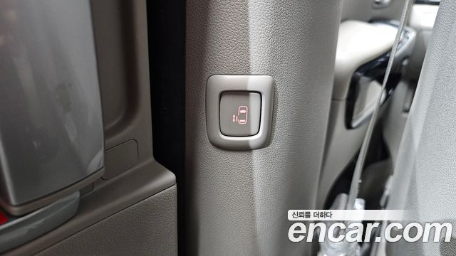 Kia Canival 2017 — photo 17