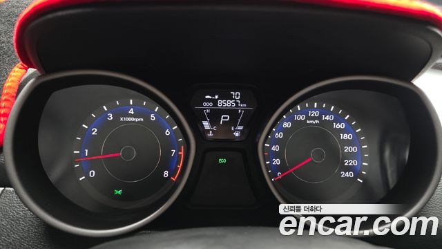 Hyundai AVANTE 2012 — photo 11