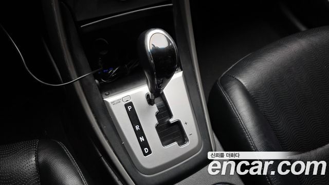 Hyundai AVANTE 2012 — photo 12