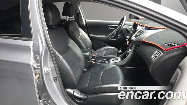 Hyundai AVANTE 2012 — photo 17