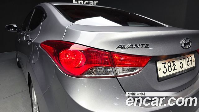 Hyundai AVANTE 2012 — photo 9