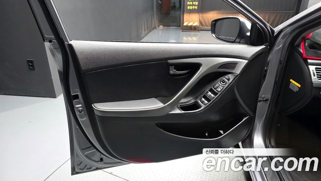 Hyundai AVANTE 2012 — photo 14