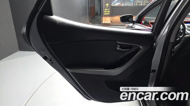 Hyundai AVANTE 2012 — photo 15
