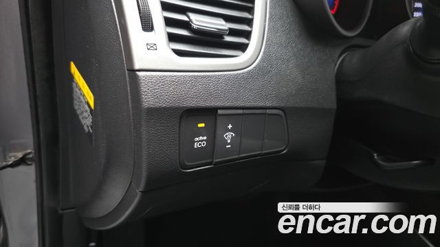 Hyundai AVANTE 2012 — photo 29