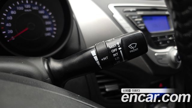 Hyundai AVANTE 2012 — photo 31
