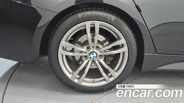 BMW 3-Series 2018 — photo 5