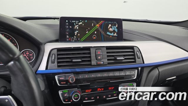 BMW 3-Series 2018 — photo 18
