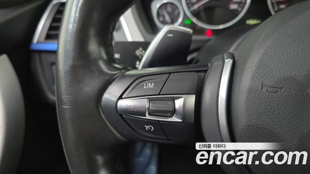 BMW 3-Series 2018 — photo 22