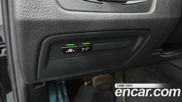 BMW 3-Series 2018 — photo 28
