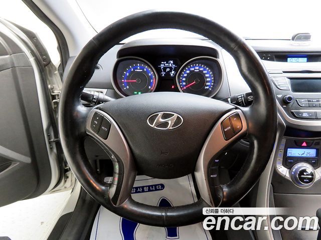 Hyundai AVANTE 2014 — photo 8