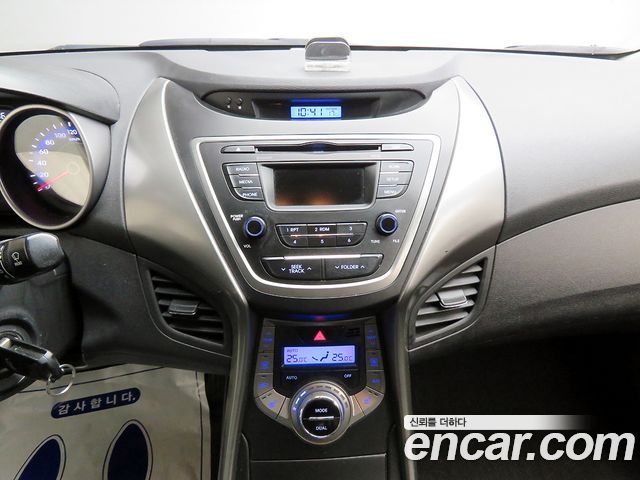 Hyundai AVANTE 2014 — photo 11
