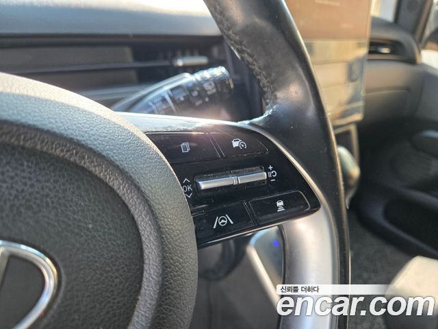 Hyundai Staria 2022 — photo 2