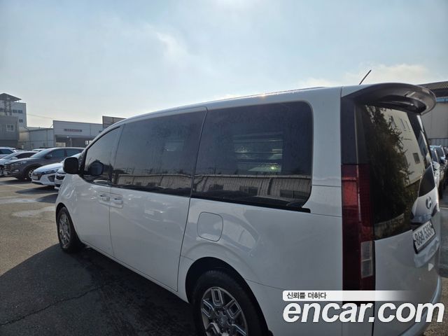 Hyundai Staria 2022 — photo 7