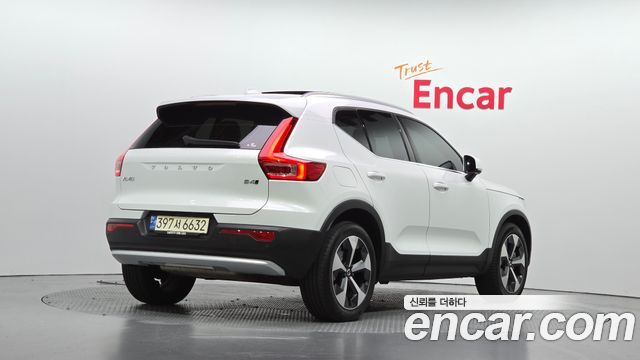 Volvo XC40 2024 — photo 2