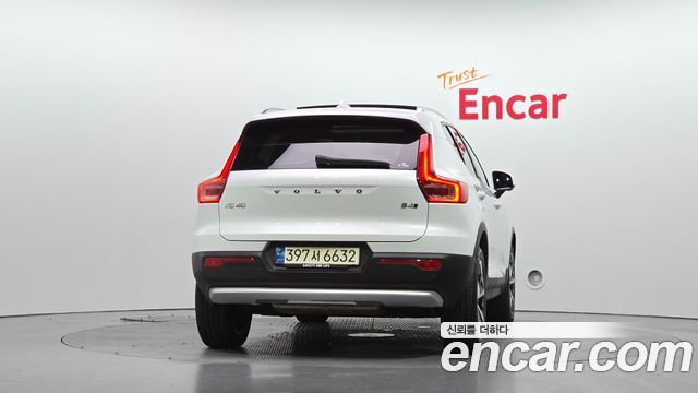 Volvo XC40 2024 — photo 4