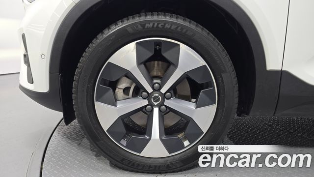 Volvo XC40 2024 — photo 5