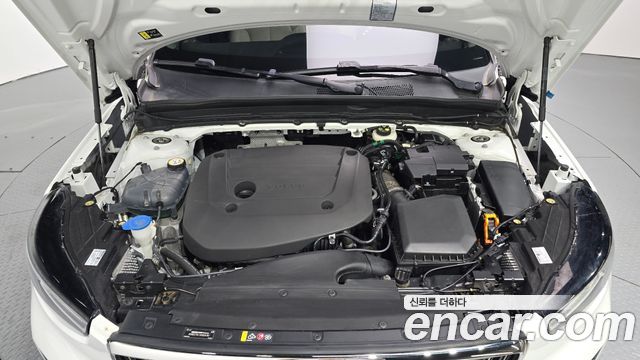 Volvo XC40 2024 — photo 6
