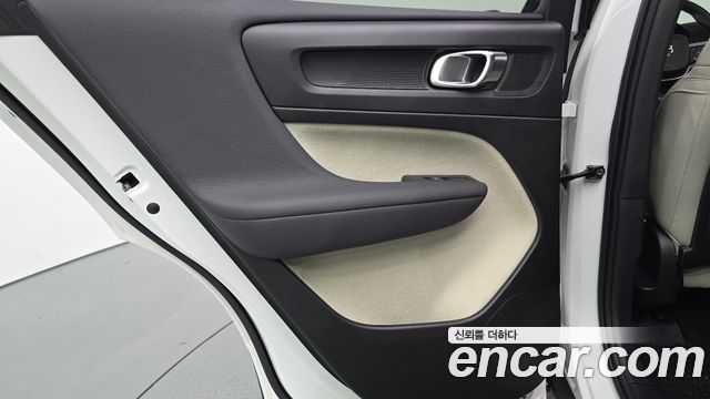 Volvo XC40 2024 — photo 15