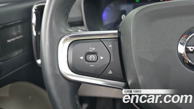 Volvo XC40 2024 — photo 27