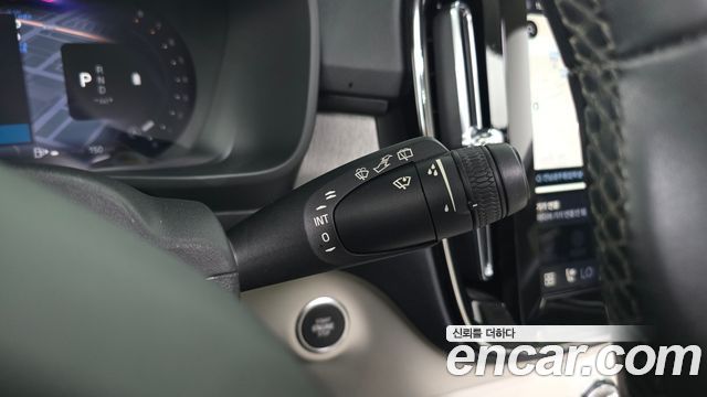 Volvo XC40 2024 — photo 30