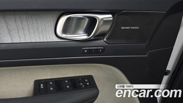 Volvo XC40 2024 — photo 31