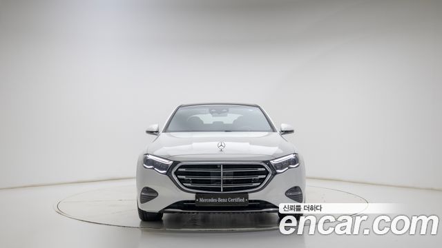 Mercedes-Benz E-Class 2026 — photo 3