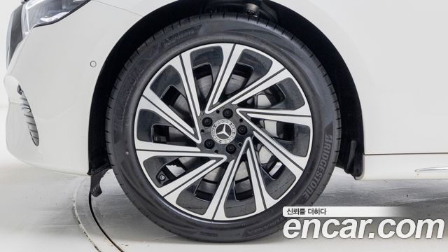 Mercedes-Benz E-Class 2026 — photo 5