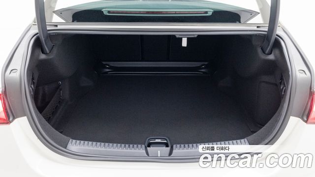Mercedes-Benz E-Class 2026 — photo 11