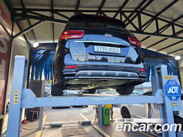 Kia Canival 2019 — photo 2