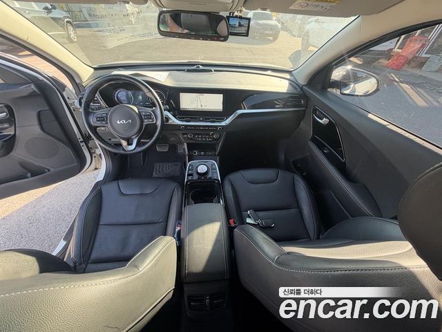 Kia Niro 2022 — photo 9