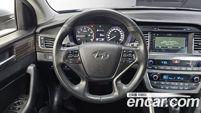 Hyundai Sonata 2015 — photo 19