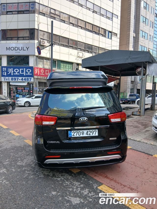 Kia Canival 2016 — photo 3