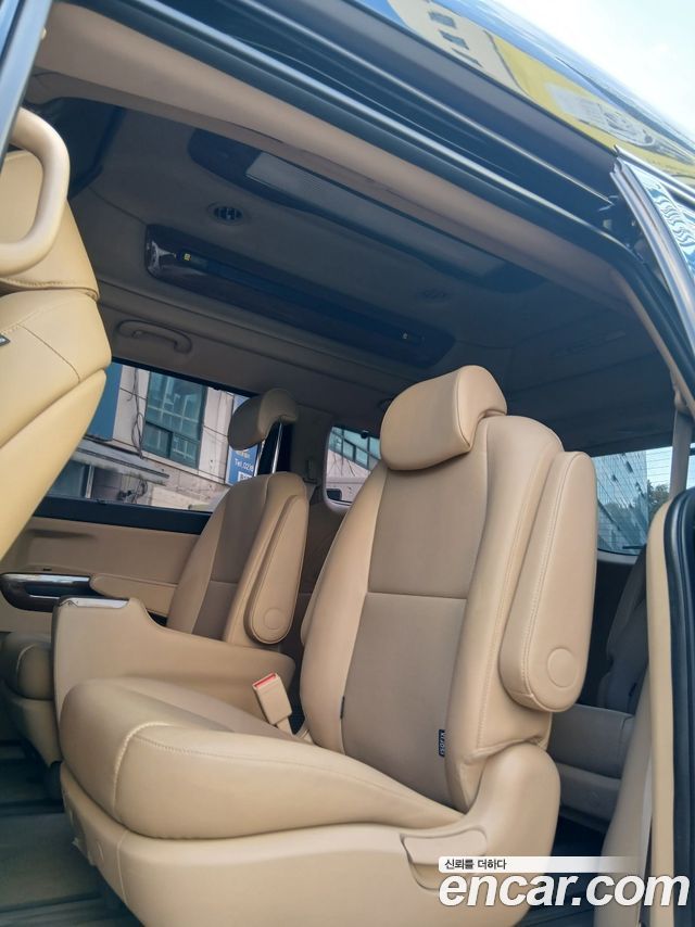 Kia Canival 2016 — photo 6