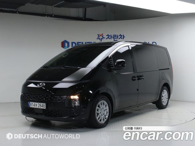Hyundai Staria 2022 — photo 1