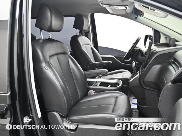 Hyundai Staria 2022 — photo 10