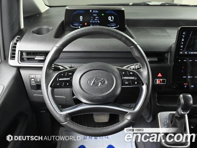 Hyundai Staria 2022 — photo 13