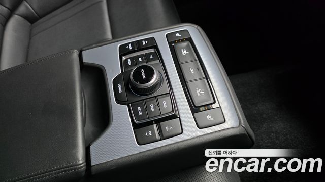Genesis G80 2019 — photo 24