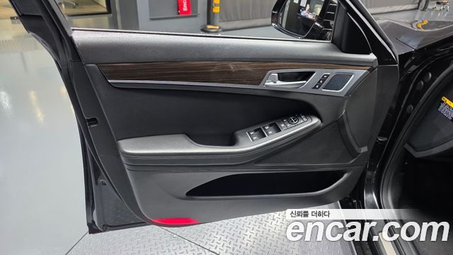 Genesis G80 2019 — photo 14
