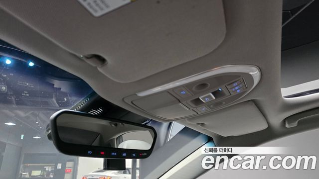 Genesis G80 2019 — photo 33