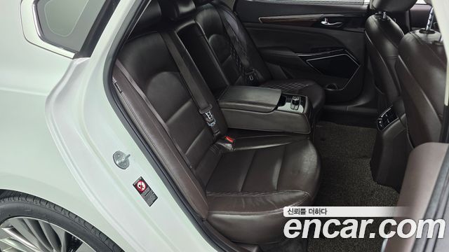 Kia K7 2016 — photo 17