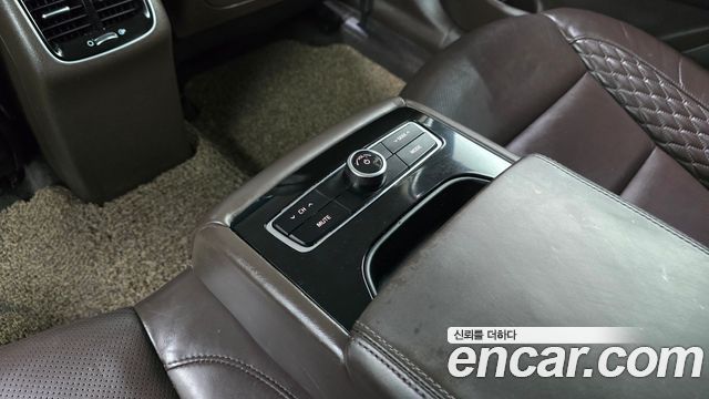 Kia K7 2016 — photo 30