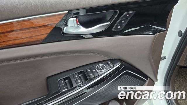 Kia K7 2016 — photo 32
