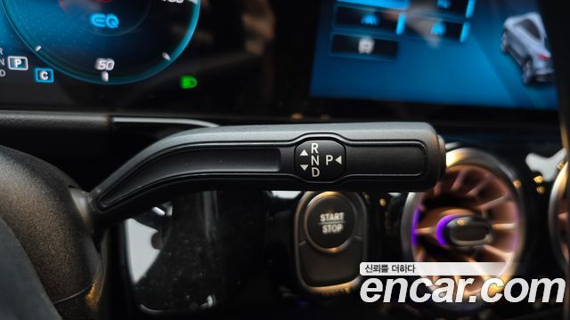 Mercedes-Benz EQA 2021 — photo 12