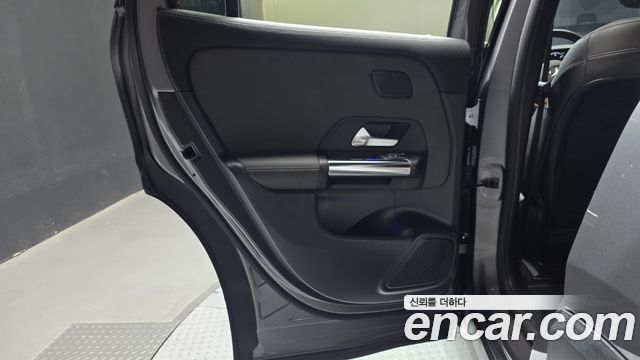 Mercedes-Benz EQA 2021 — photo 15