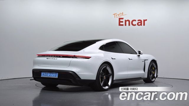 Porsche Taycan 2021 — photo 2