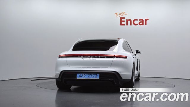 Porsche Taycan 2021 — photo 4