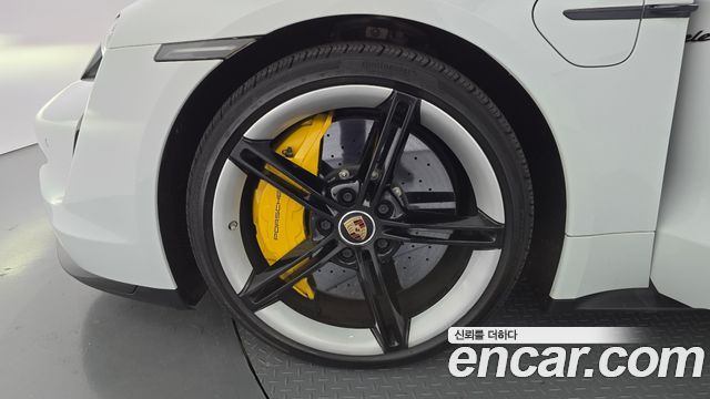 Porsche Taycan 2021 — photo 5