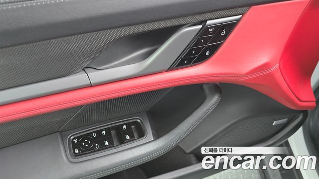 Porsche Taycan 2021 — photo 20