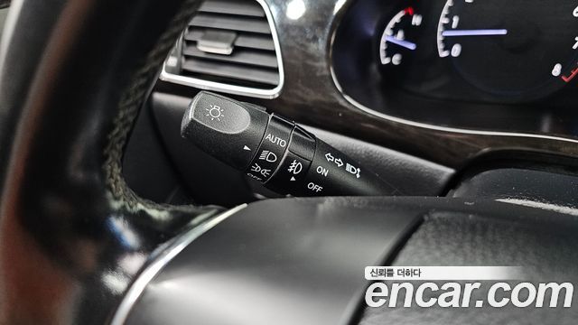 Hyundai Genesis 2012 — photo 17